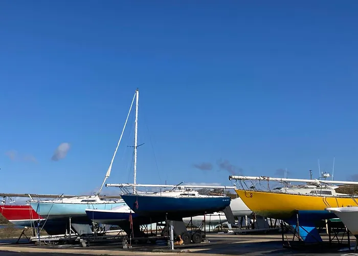 Harbour View At Sea Wharf アパート ウェストポート